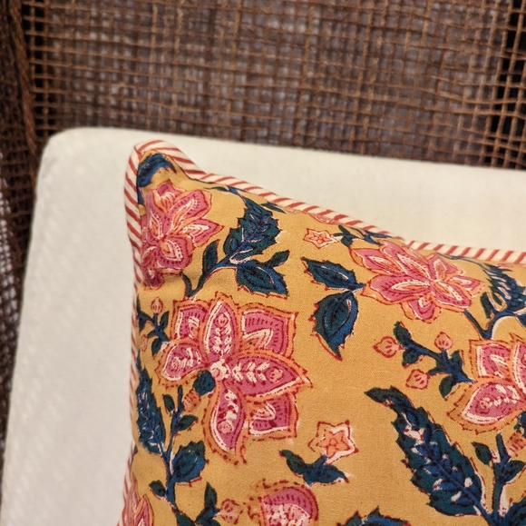 NWT Indian Block Print Pillow Cover 16x26 from Jamini Paris - Picture 5 of 6